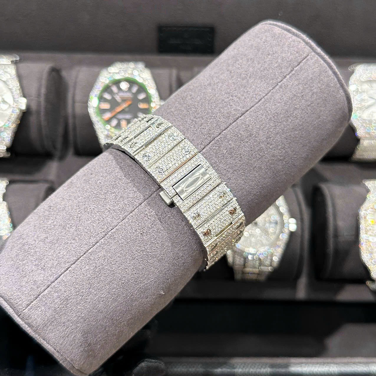 Cartier Santos Best Replica Watch With Full Natural Diamond VVS Blue Dial 39.8mm - Top club