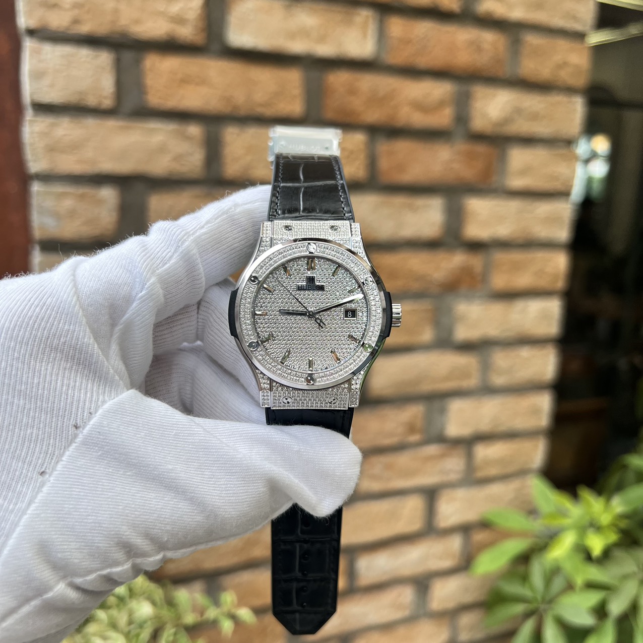 Hublot Classic Fusion Full Diamond Replica Watch Black 42mm - Elite Watch Atelier