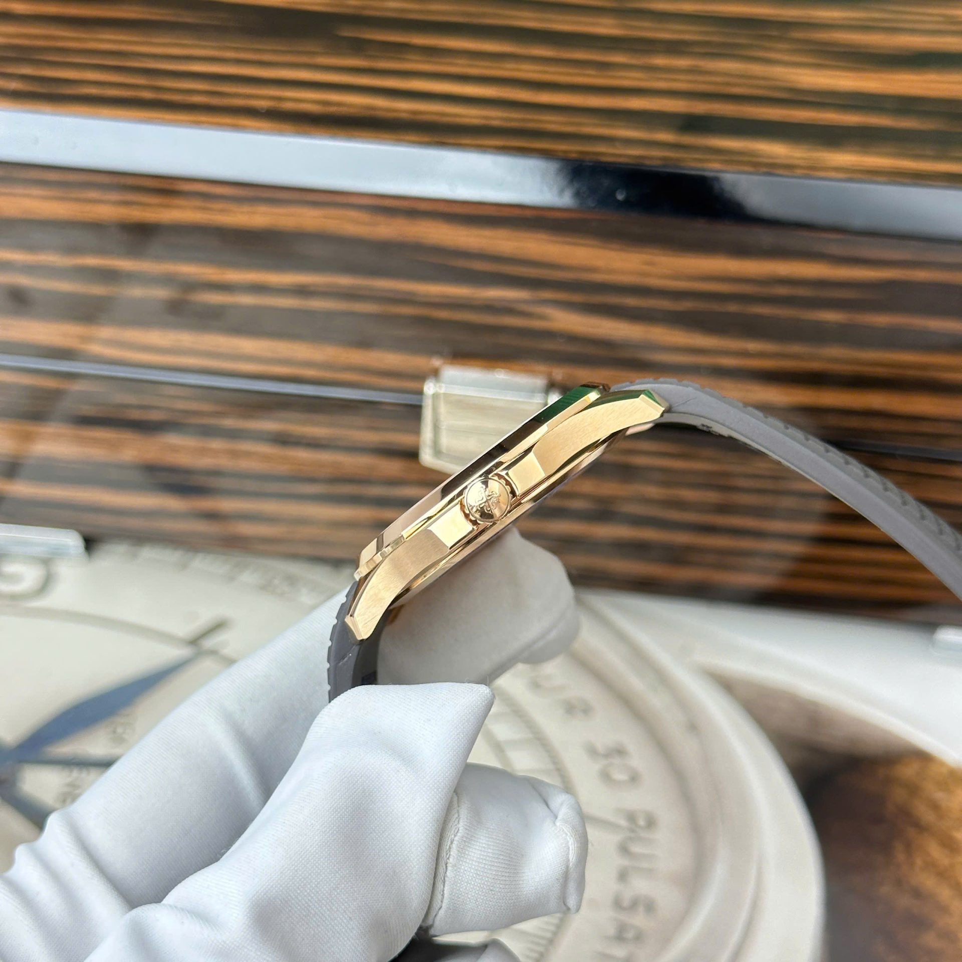 Patek Philippe Aquanaut 5167R Best Replica Watch Custom Like Auth 40mm - Top club