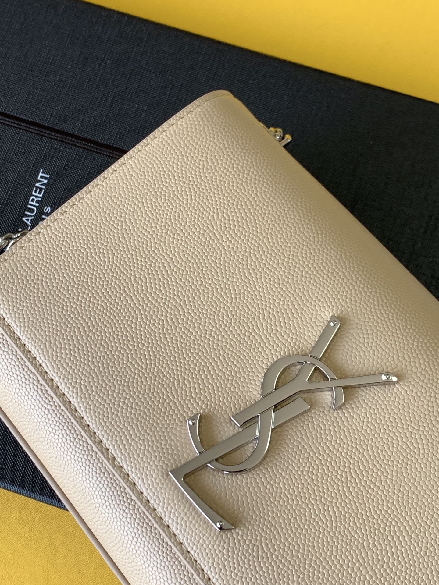 KATE SMALL CHAIN BAG IN GRAIN DE POUDRE EMBOSSED LEATHER1:1High-quality replica