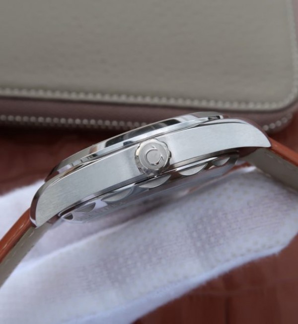 Replica Omega XF Aqua Terra Master White Textured Dial Orange Hands Leather A8900 - Top club