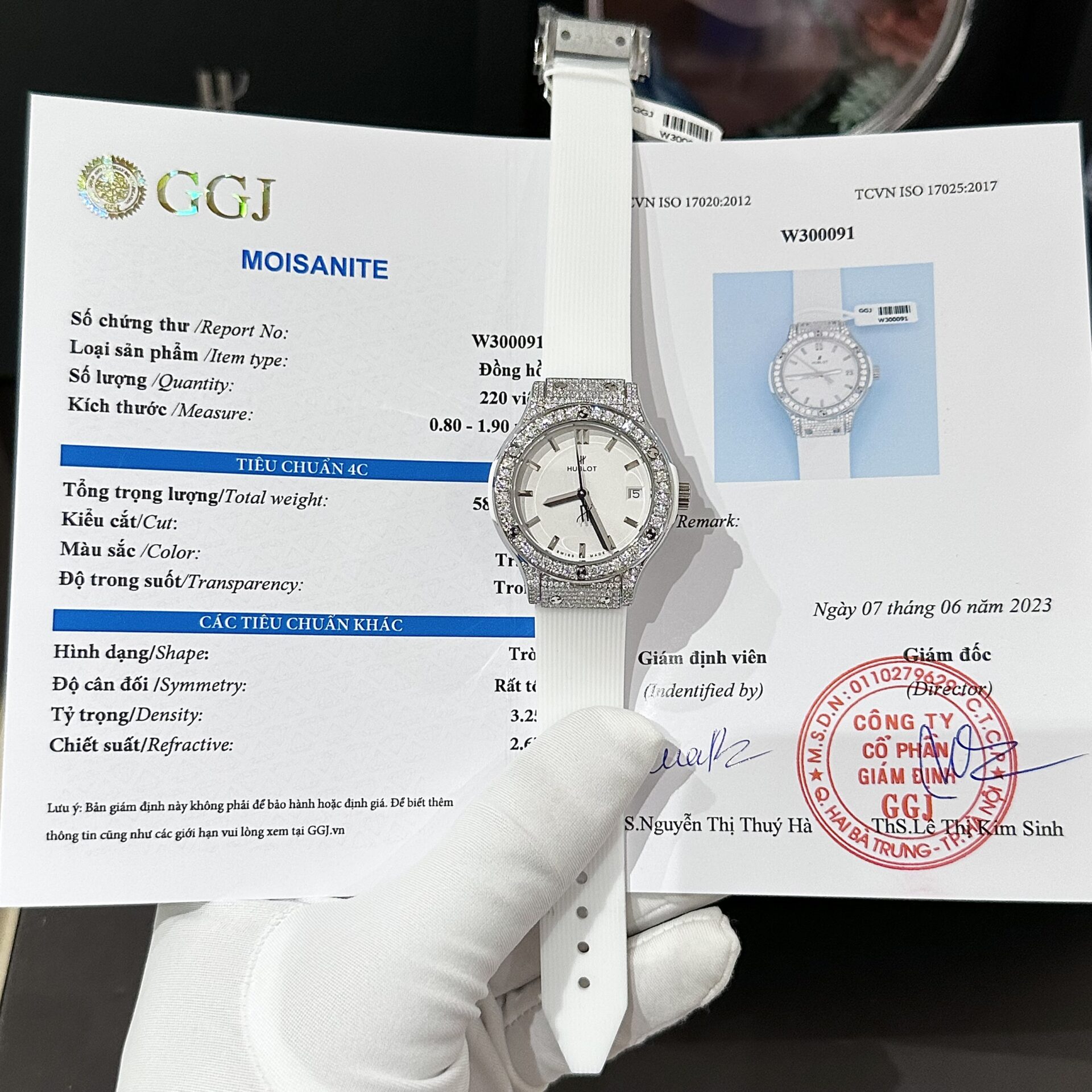 Hublot Classic Fusion Women s Best Replica Watch White Moissanite Diamond 33mm - Top club