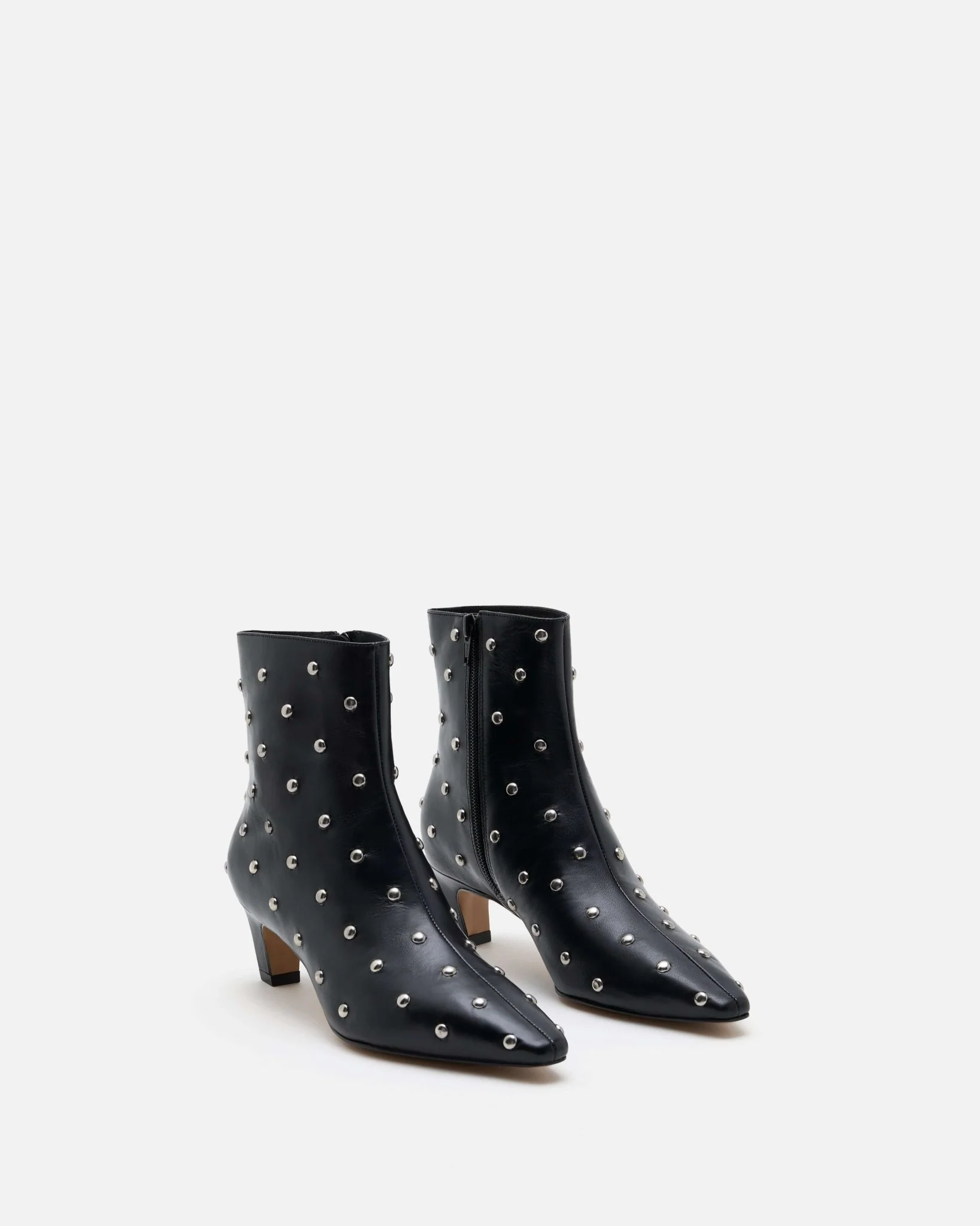 BOTTINES KACHI/STUDS - En cuir à talons ornées de clous argentés noir