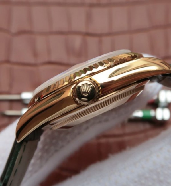 Replica Rolex Day-Date 118138 YG Green Dial Green Leather Strap A2836 - Top club