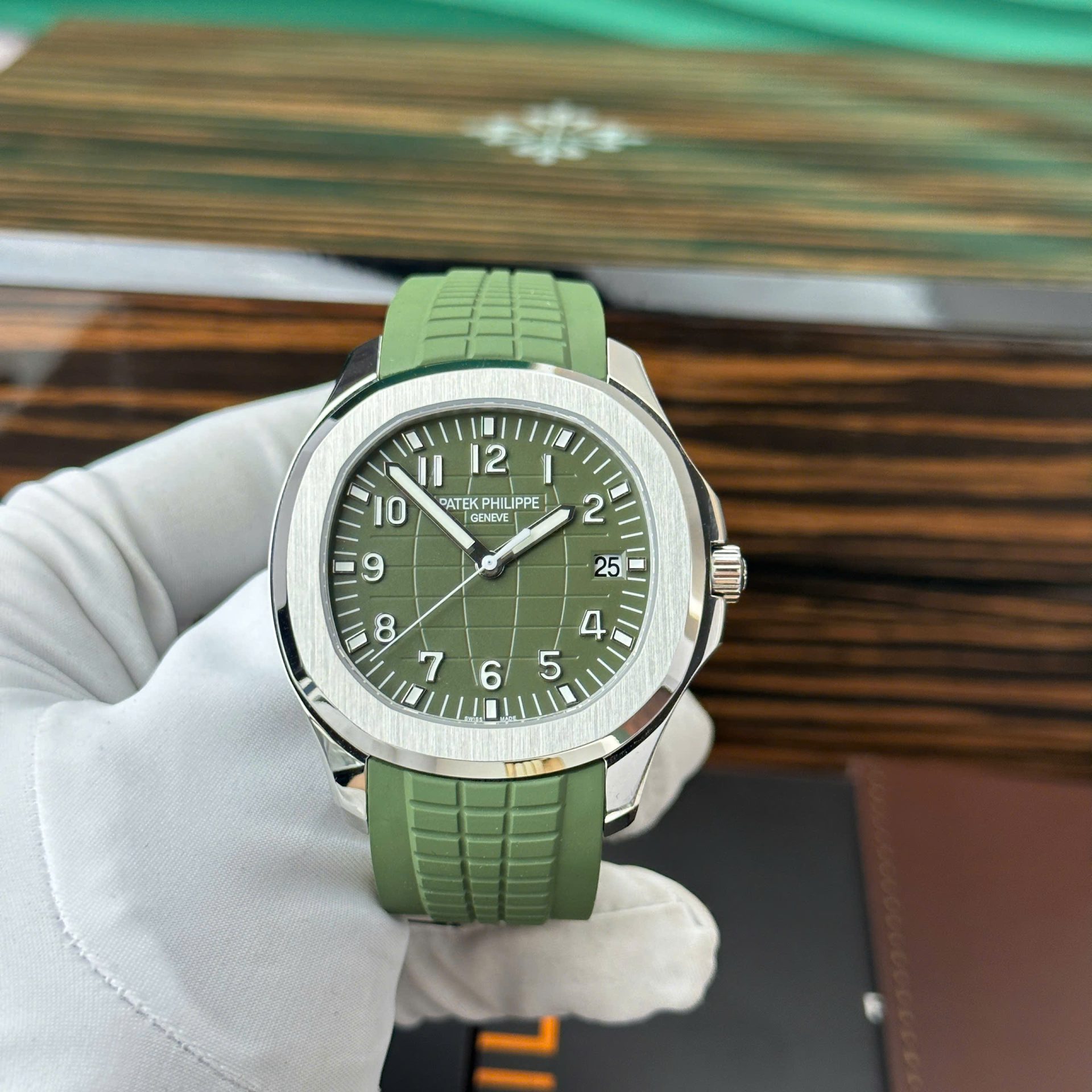 Patek Philippe Aquanaut 5168G Best Replica Watch Custom Like Auth 42.2mm - Elite Watch Atelier