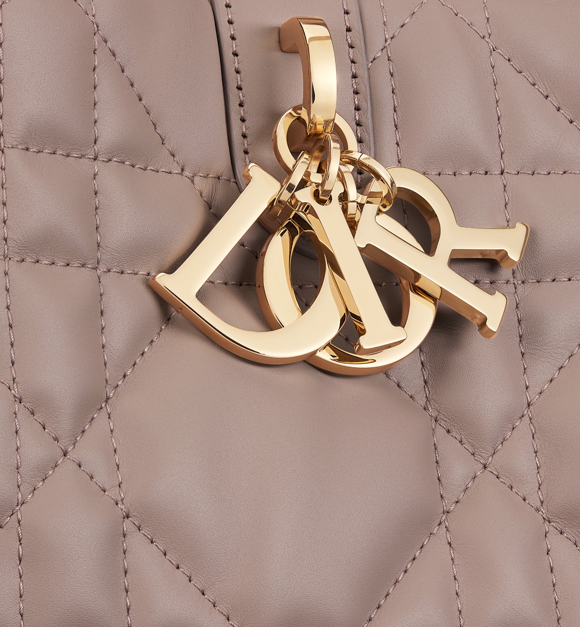 Christian Dior Large Dior Toujours Bag Warm Taupe For Women M2820OSHJ_M30G – 37 Cm/ 14.5 Inches1:1High-quality replica