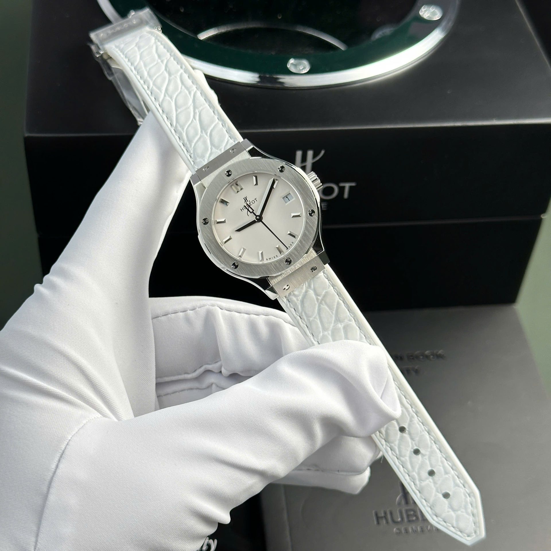 Hublot Classic Fusion Fake Watch Womens White HB Factory 33mm - Elite Watch Atelier
