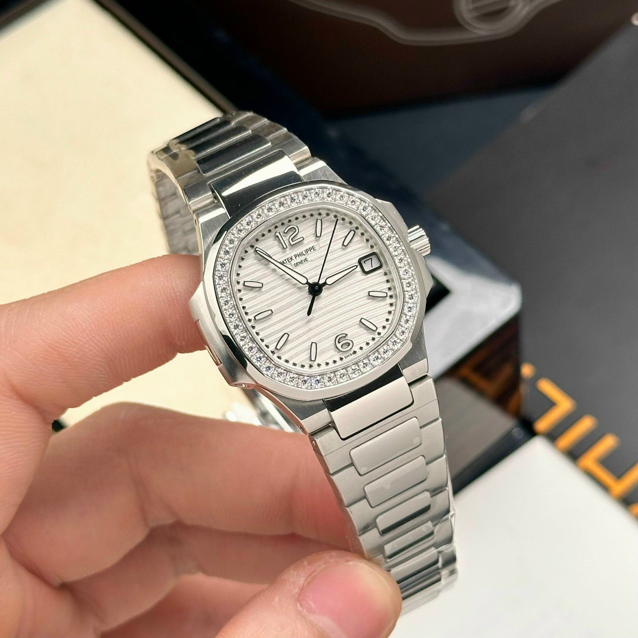 Patek Philippe Replica 1:1 Watch Nautilus 7010 Highest Quality for Women 32mm - Elite Watch Atelier