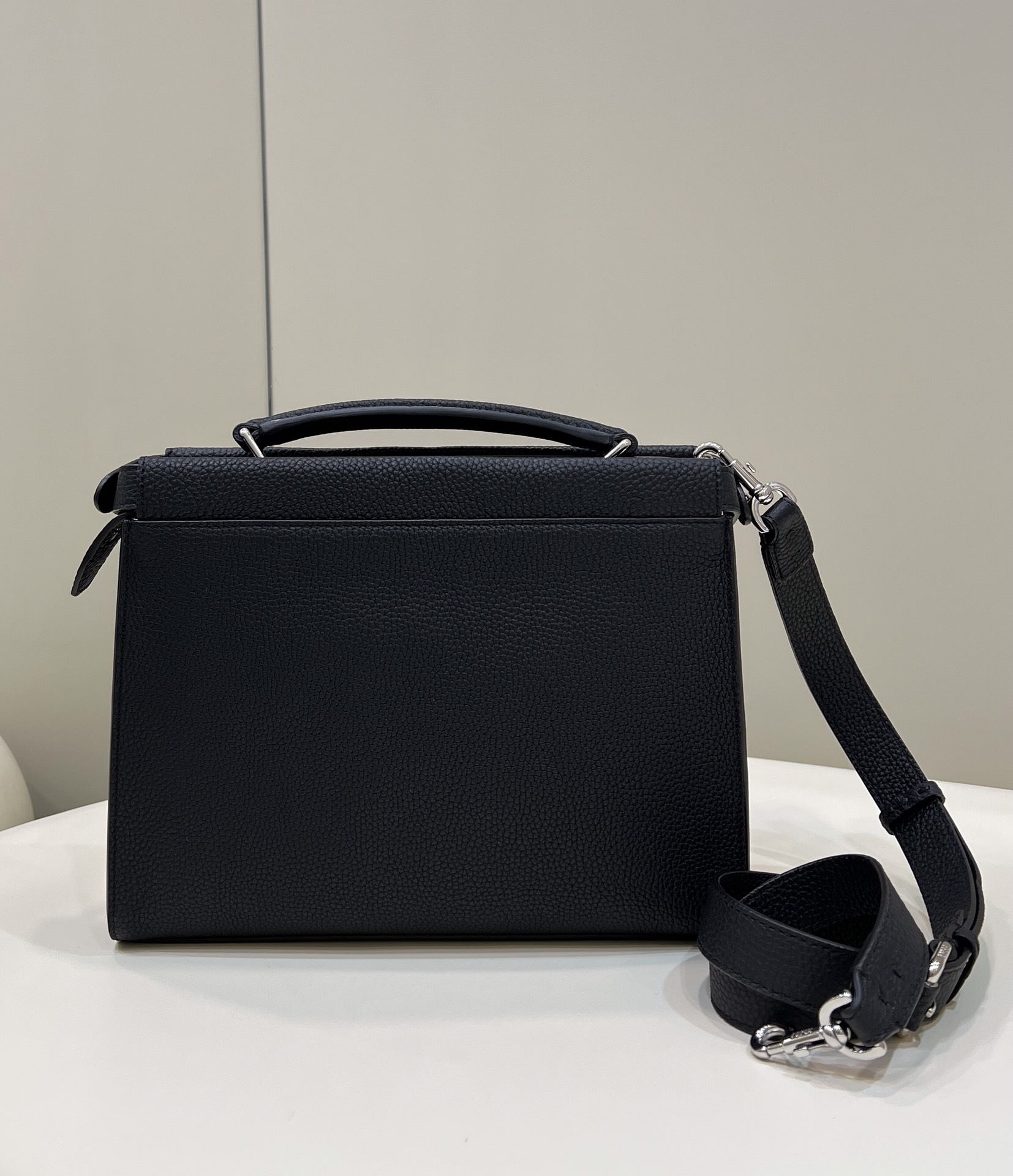Fendi O'Lock Zipper - Replicaclubs