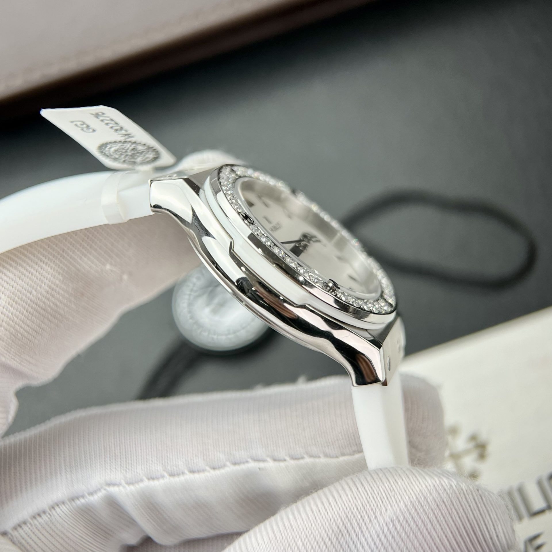 Hublot Replica Watch Women s White Rubber Strap With Moissanite Diamonds 33mm - Top club