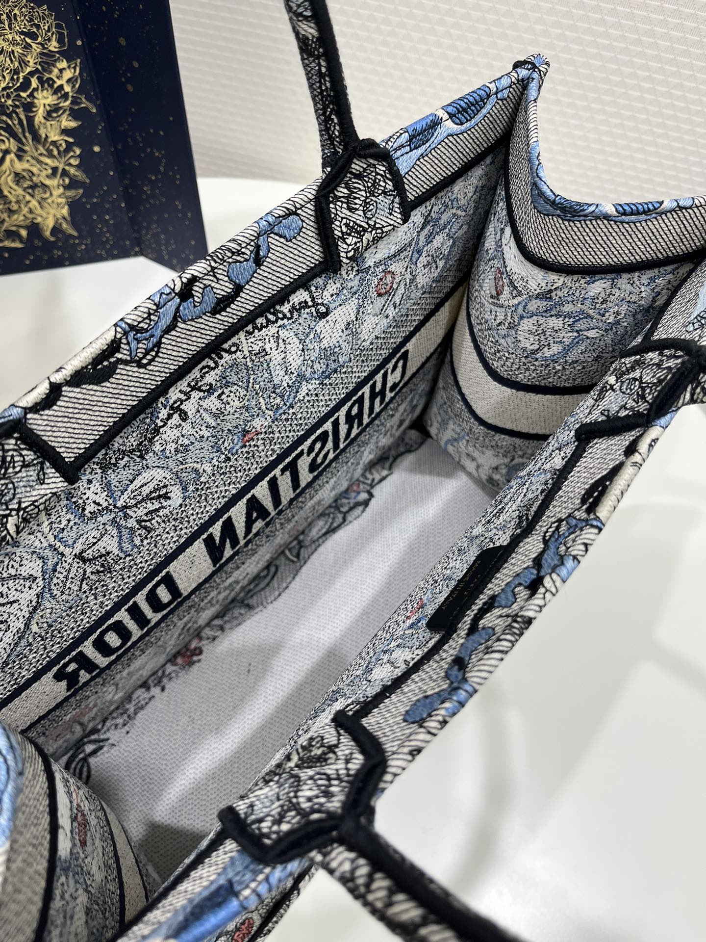 Medium Dior Book Tote Denim Multicolor For Women 14in/36 cm M1296ZRZI_M49E1:1High-quality replica