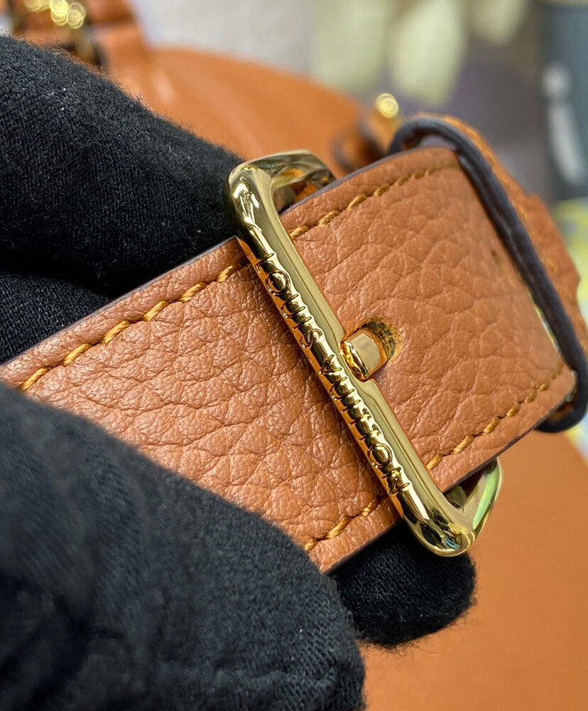 Louis Vuitton Lock It MM M22914 M229251:1High-quality replica