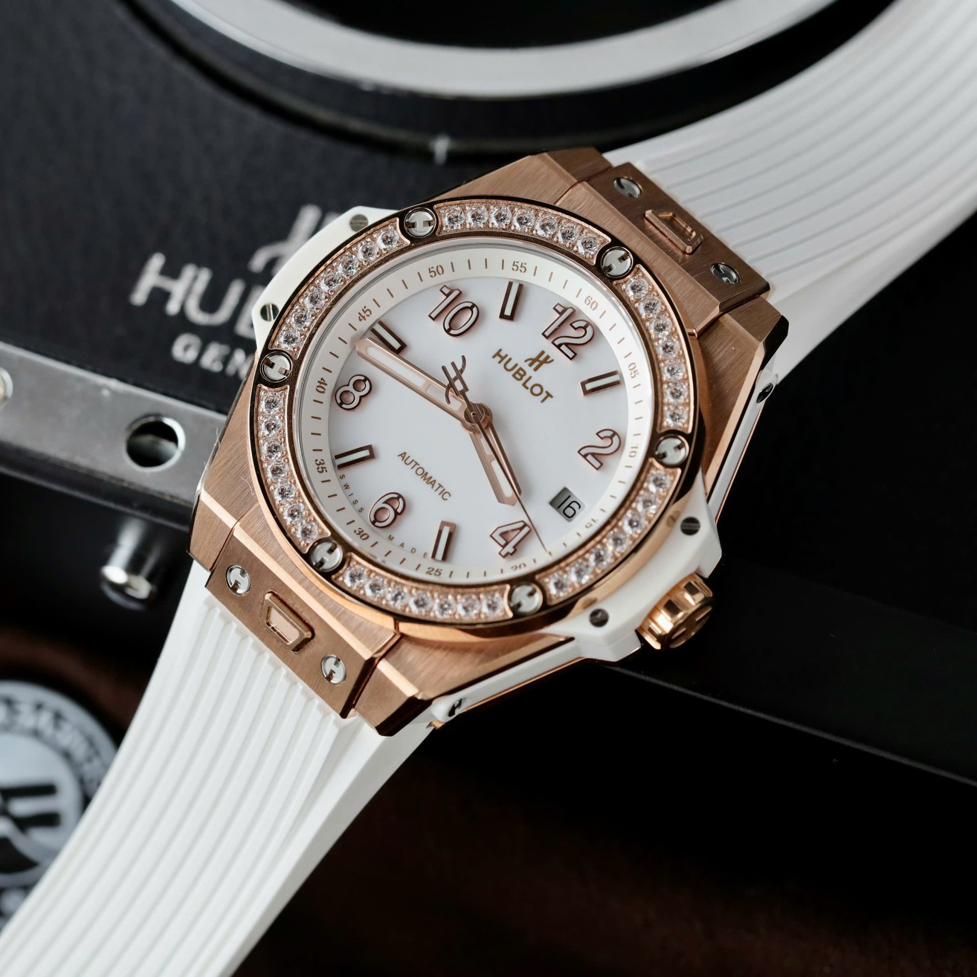 Hublot Big Bang One Click King Gold Replica Watches White Rubber Strap 39mm - Elite Watch Atelier