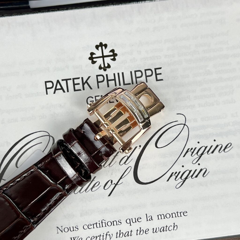 Patek Philippe Replica Watch Nautilus 5724 Gold-Wrapped With Moissanite Diamond ZF Factory 40mm - Top club