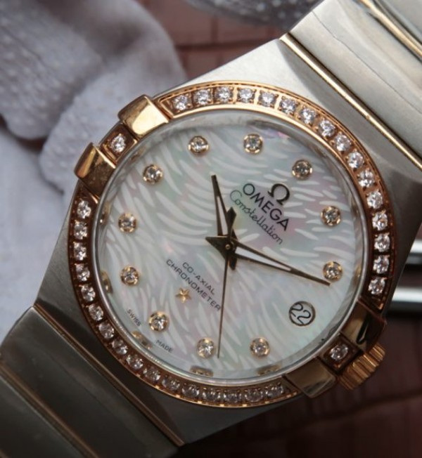Replica Omega V6 Constellation 35mm SS White Dial Diamonds   Bezel Markers RG Bezel A2500 - Elite Watch Atelier