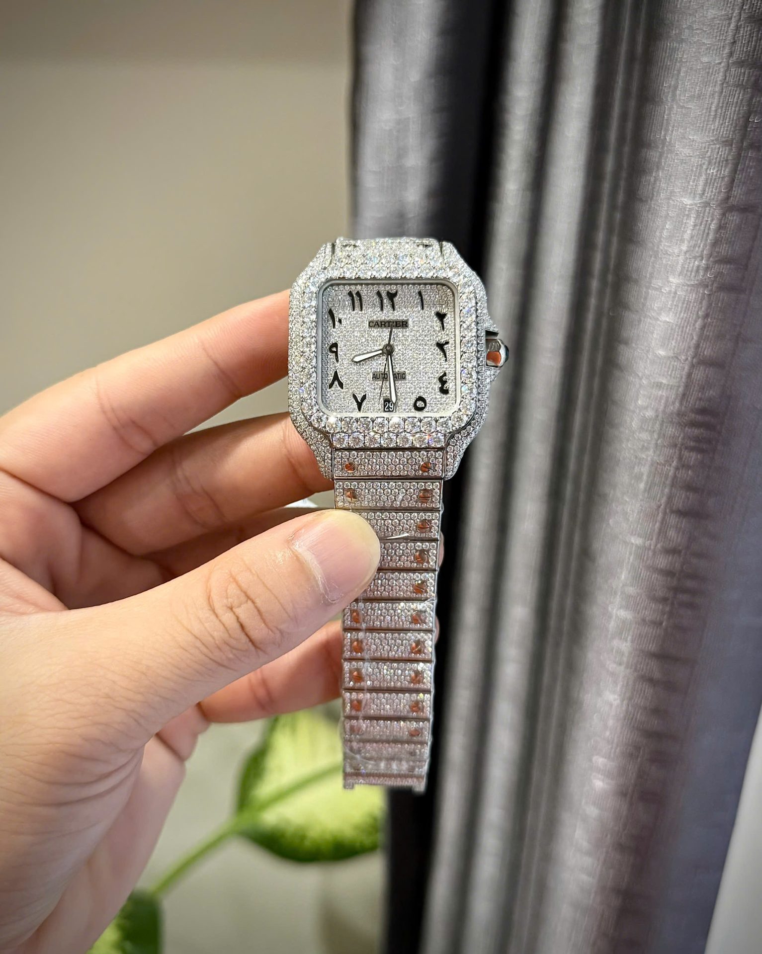 Cartier Santos Arabic Numeral Best Replica Watch Moissanite Diamonds Hong Kong 39.8mm - Top club