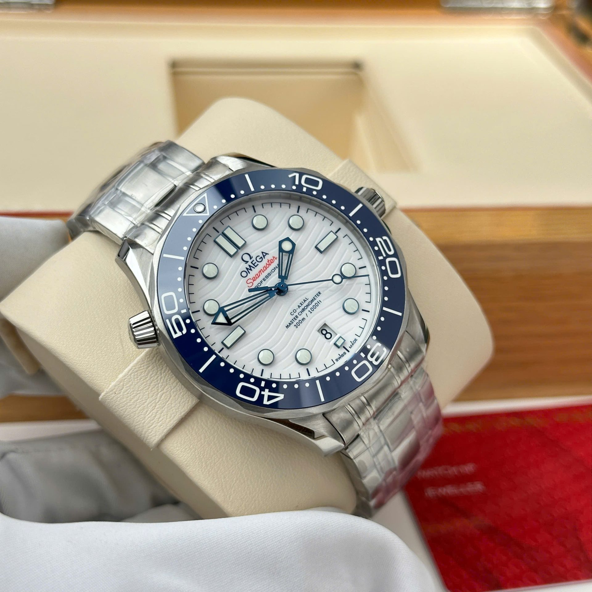 Omega Seamaster Diver 300M Luxury Fake Watches White Dial Automatic Movement VS Factory 42mm - Top club