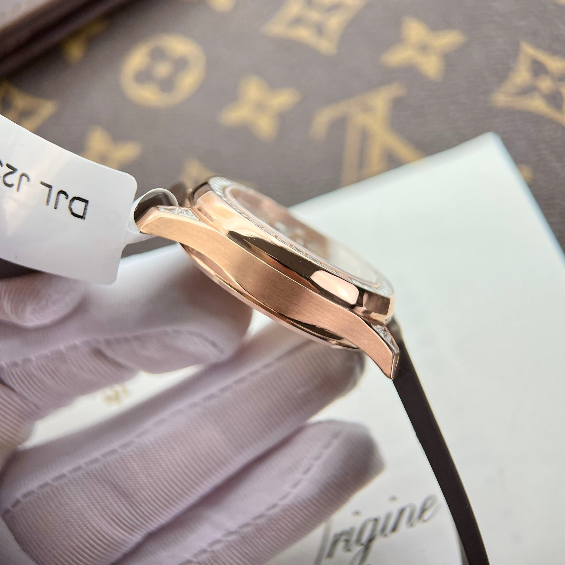Patek Philippe Replica 1:1 Watch Aquanaut 5062 Gold Wrapped Moissanite Diamond 35.6mm - Top club