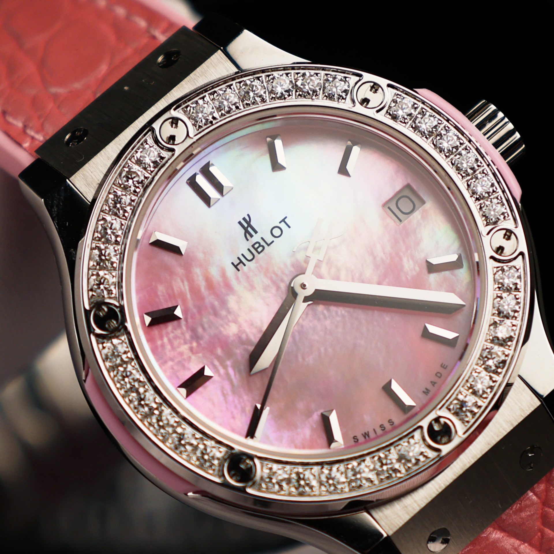 Hublot Classic Fusion Replica Watches Dial Mother Of Pearl Pink + Moissanite Diamonds 33mm - Top club