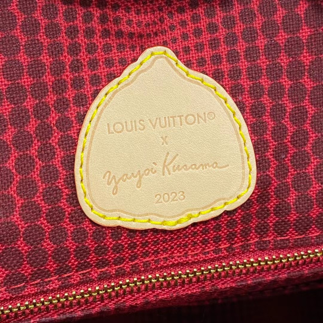 Louis Vuitton YK Onthego MM M463791:1High-quality replica