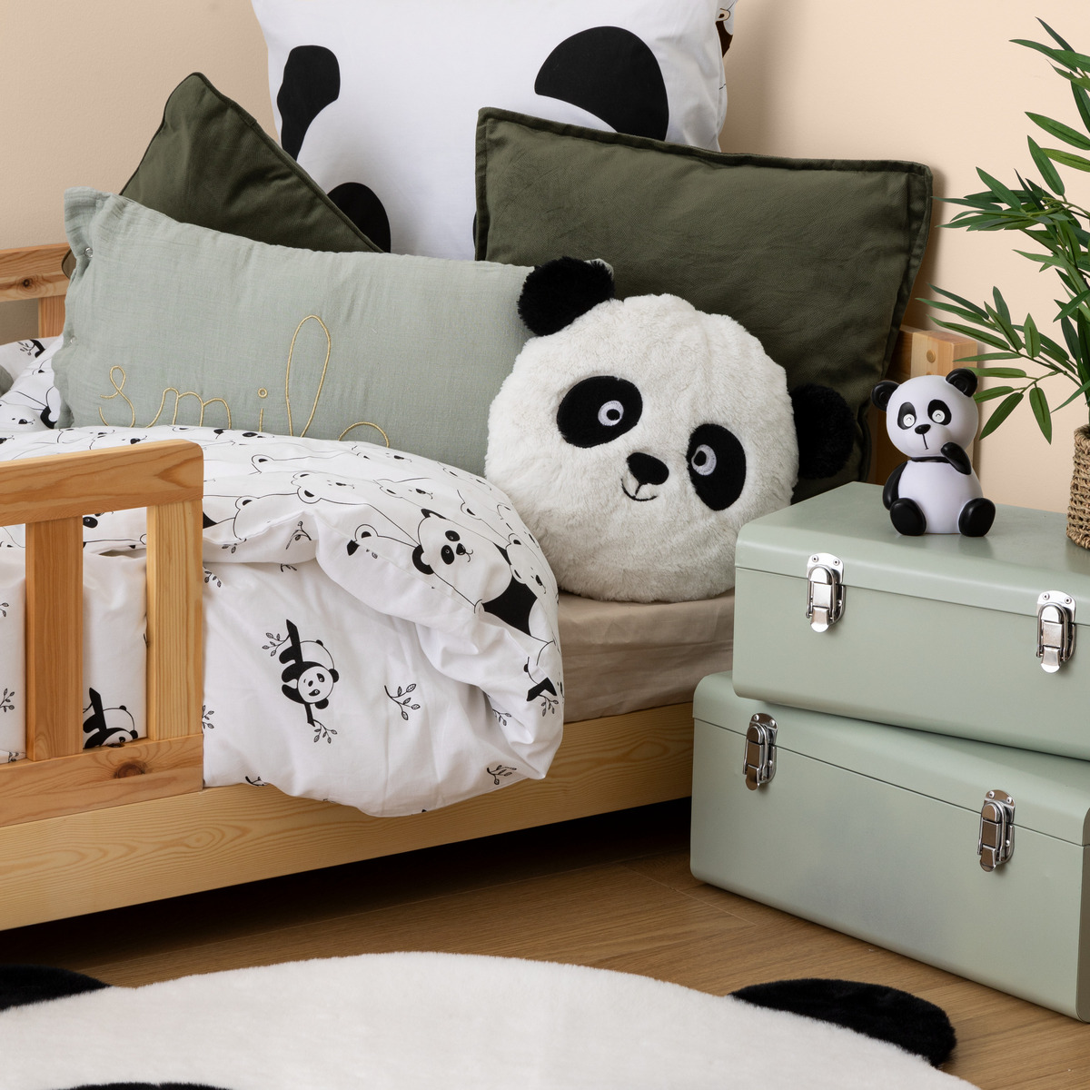 Panda cushion "Nao" Black & White, D.27 cm