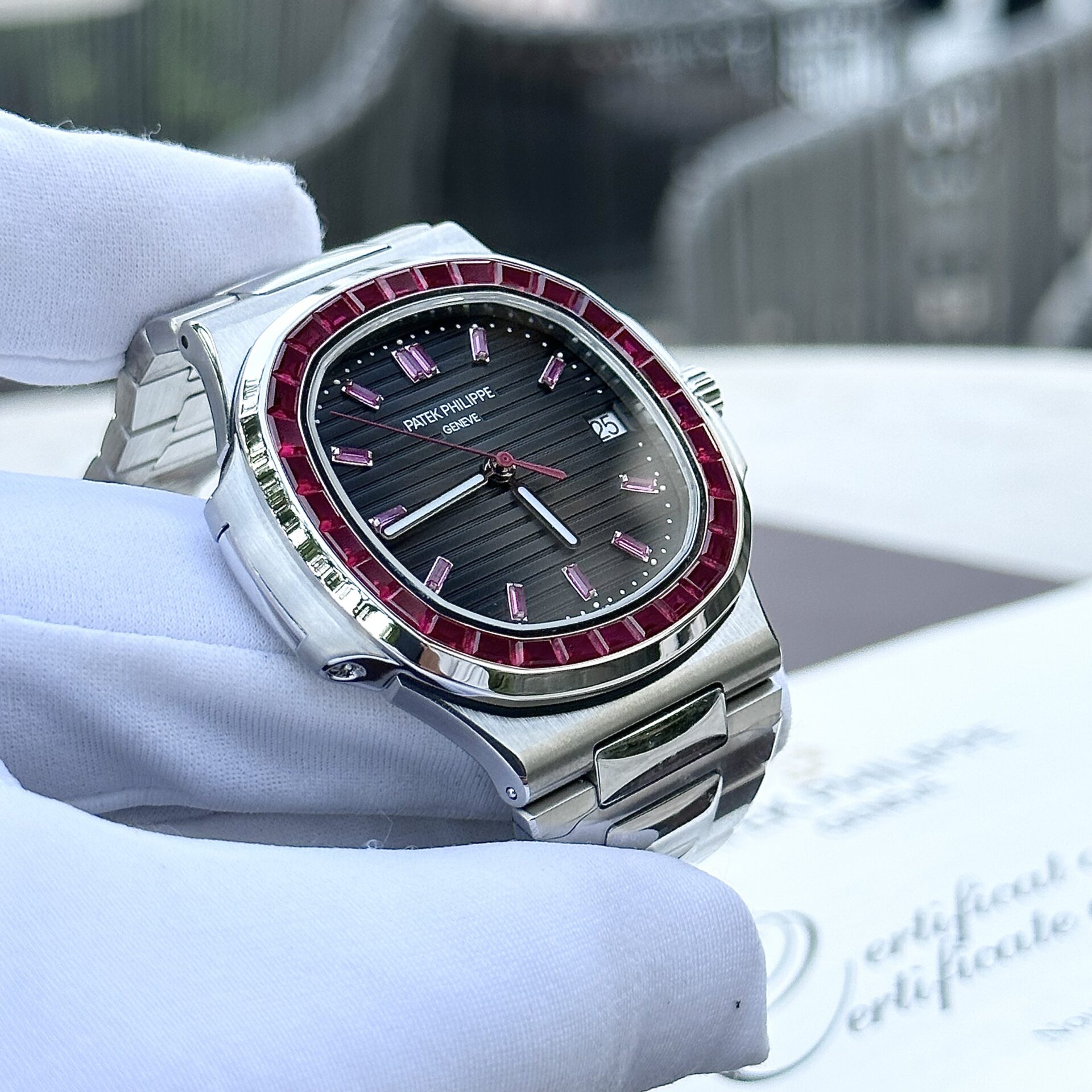 Patek Philippe Nautilus 5723 Replica 1:1 Watch Red Ruby Bezel 40mm - Top club