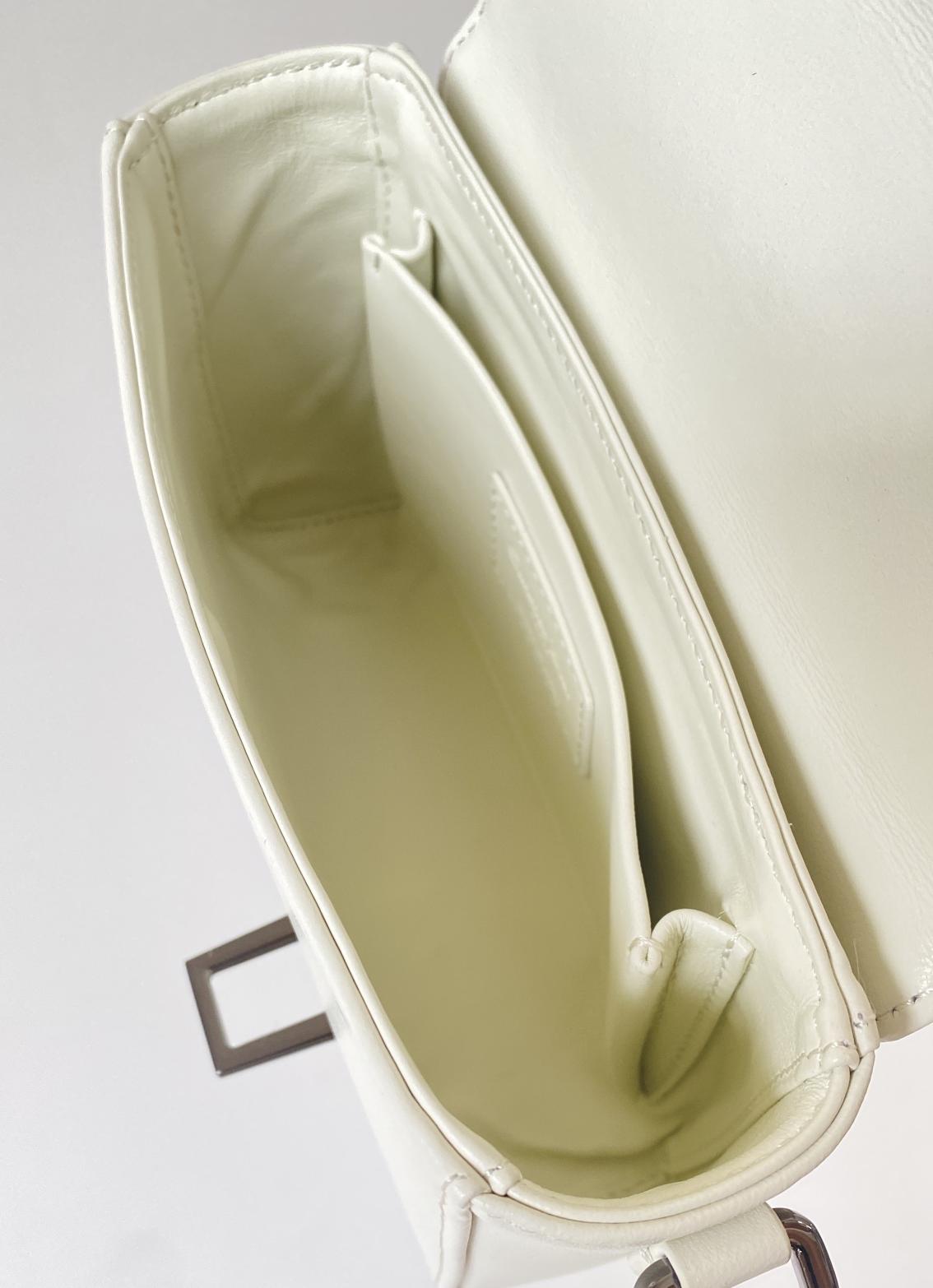 30 Montaigne Box Bag With Handle White For Women 10in/25cm M9218BNNA_M0301:1High-quality replica