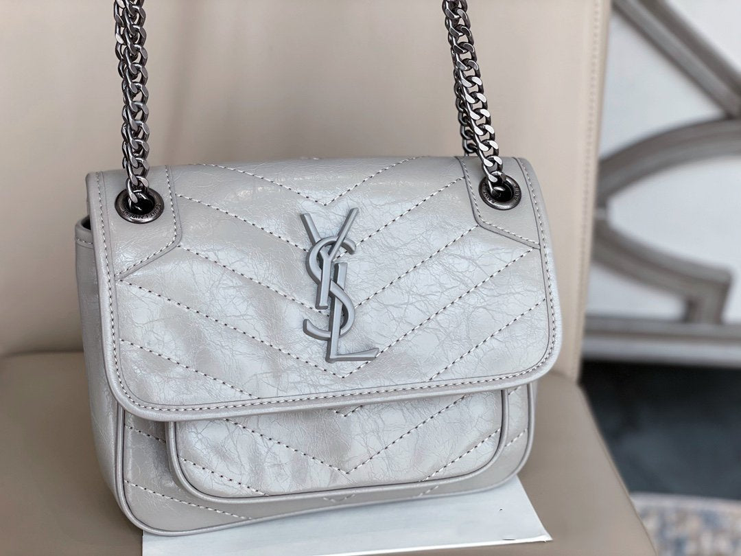 TO – Luxury Edition Bags SLY 1551:1High-quality replica