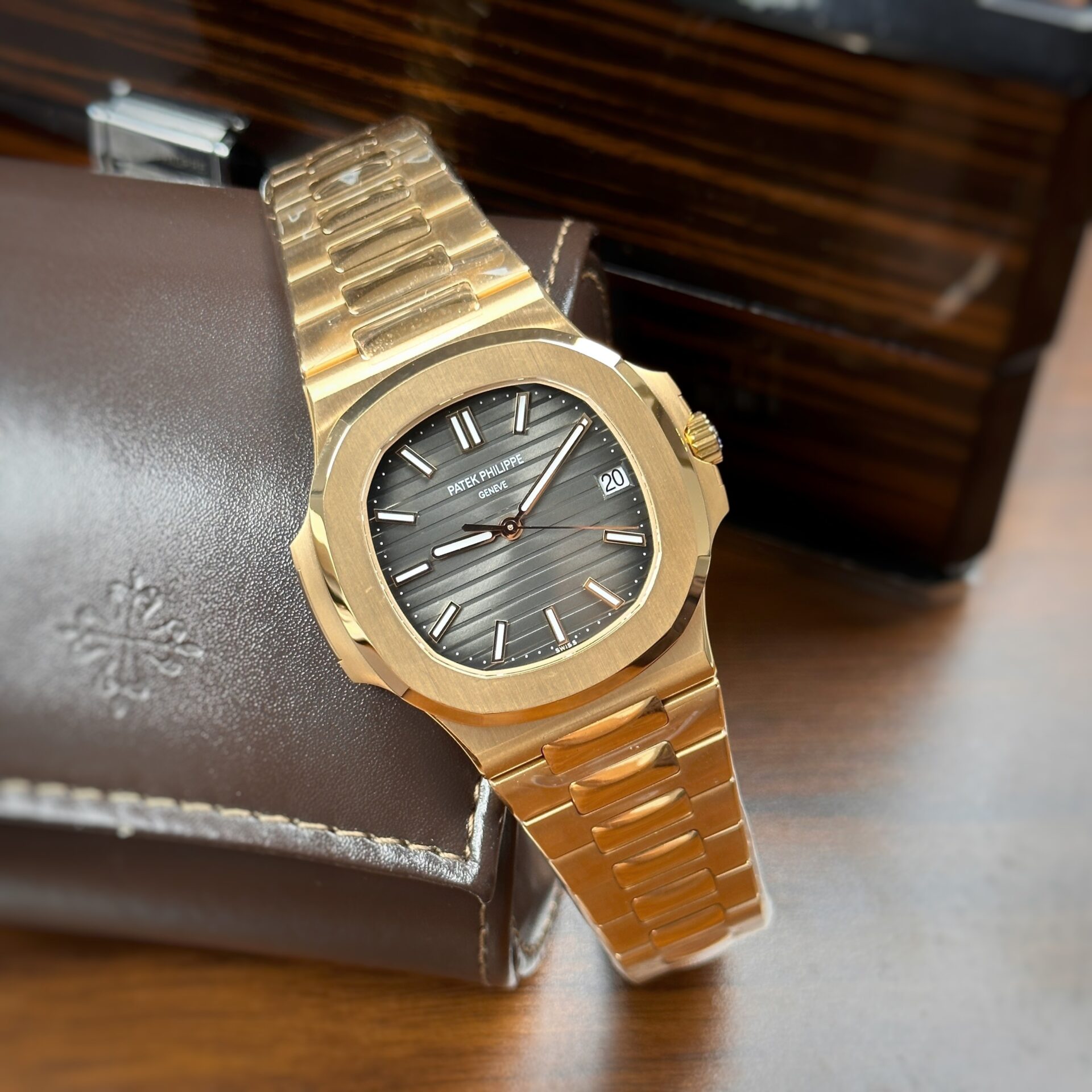 Patek Philippe Replica Watch Nautilus 5711 Dial Gray 3K Factory 40mm - Top club