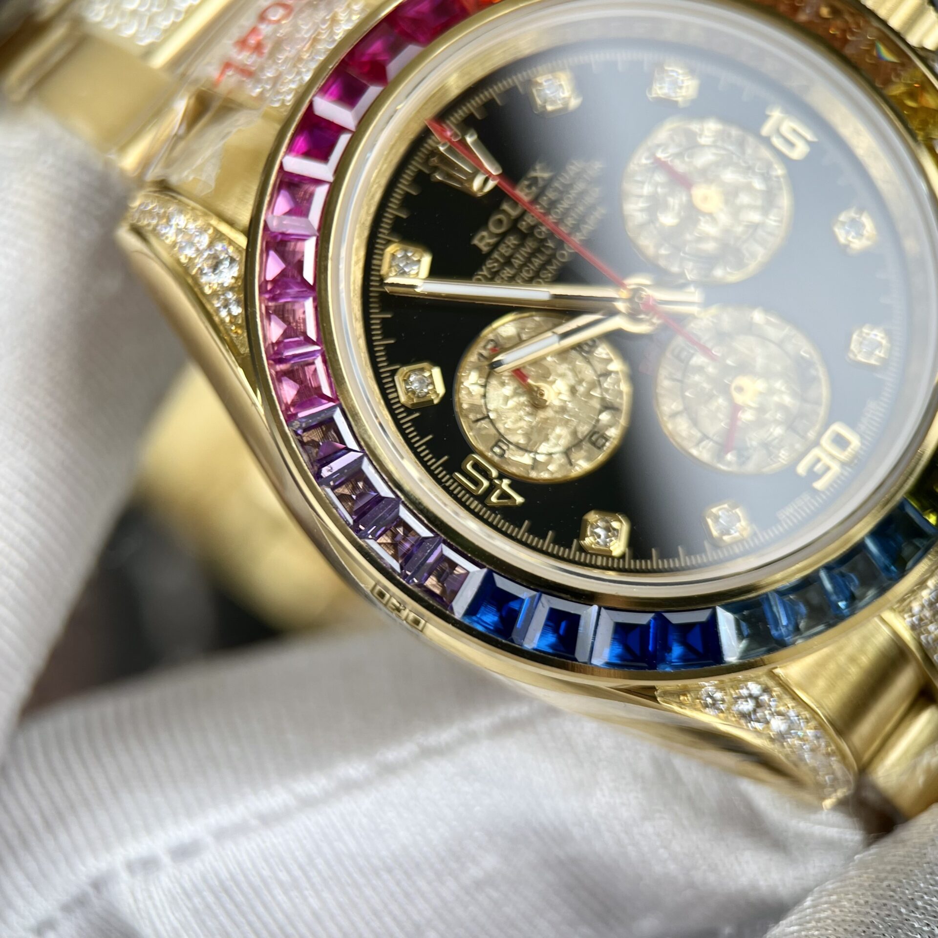 Rolex Replica 1:1 Watch Daytona Rainbow Yellow Gold Plated With Stone 40mm - Elite Watch Atelier