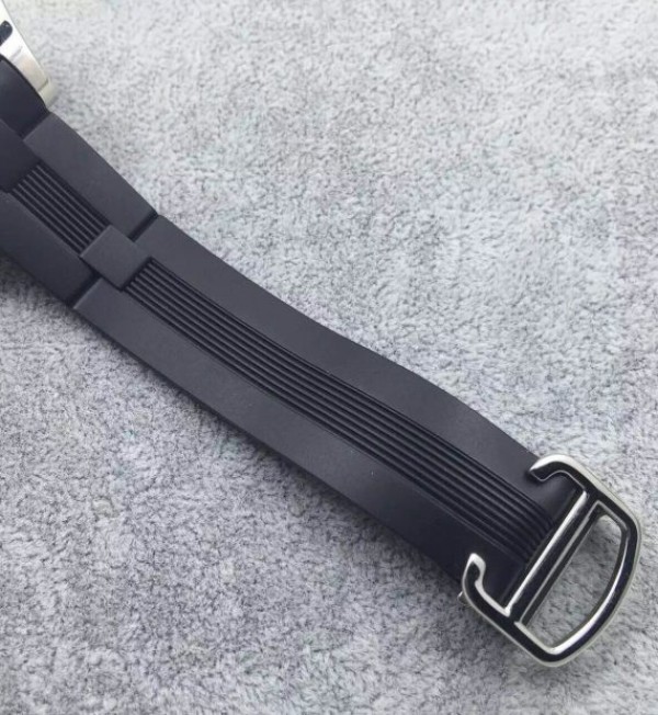 Replica Cartier Roadster SS White Dial Black Rubber Strap A2824 - Top club