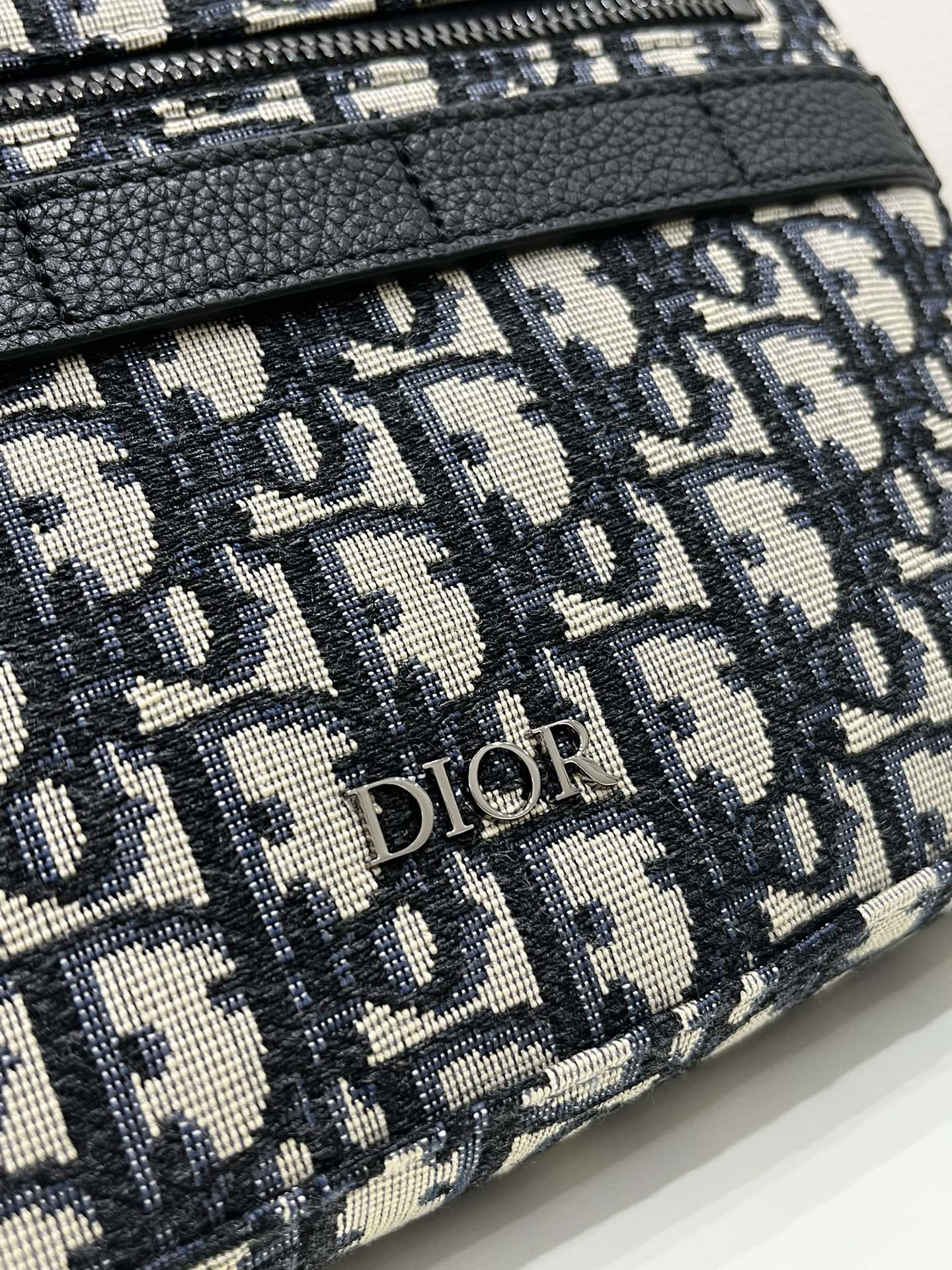 Safari Messenger Bag Black For Women 8.5in/22cm 1ESPO206YKY_H27E1:1High-quality replica
