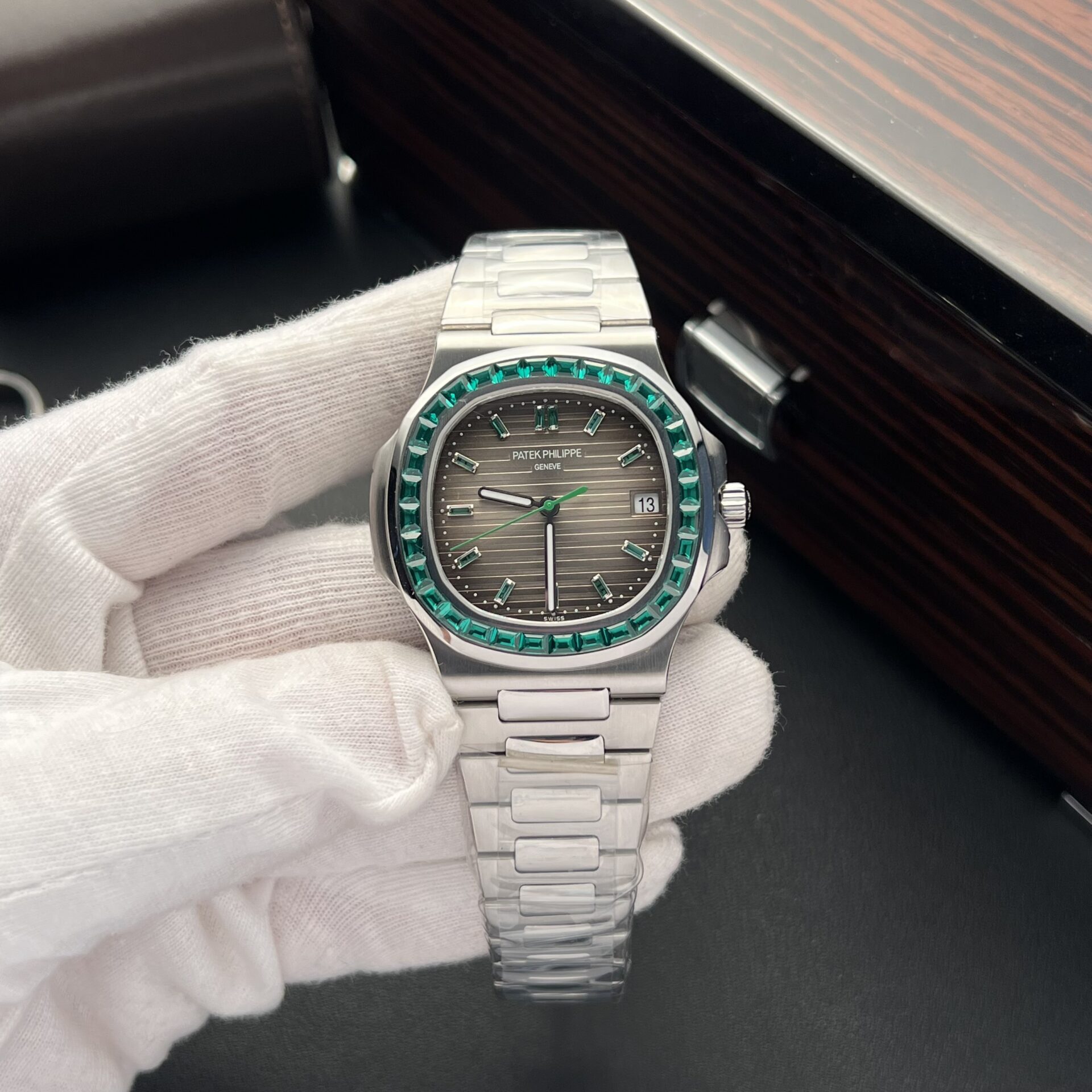 Patek Philippe Replica Watch Nautilus 5723 Gray Dial Metal Wire 40mm - Top club