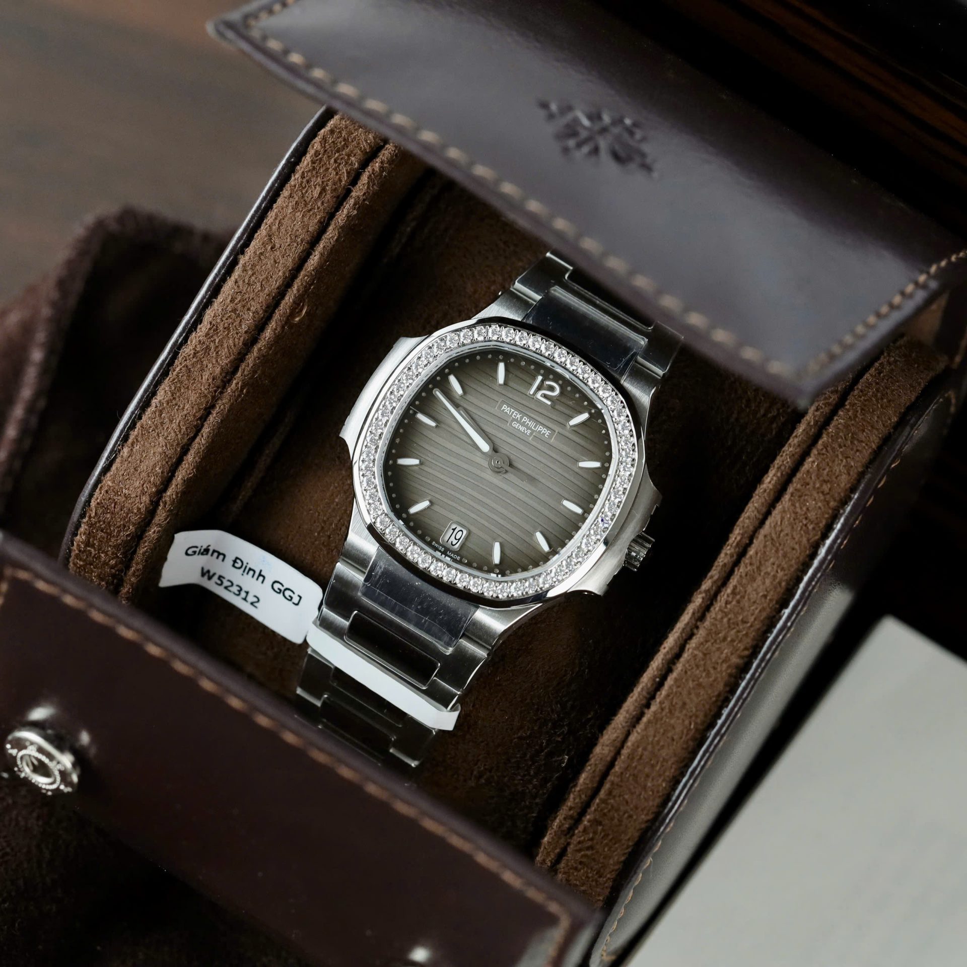 Patek Philippe Nautilus 7118 Copies Watch Gray Dial Custom Diamonds Moissante 3K Factory 35.2mm - Elite Watch Atelier