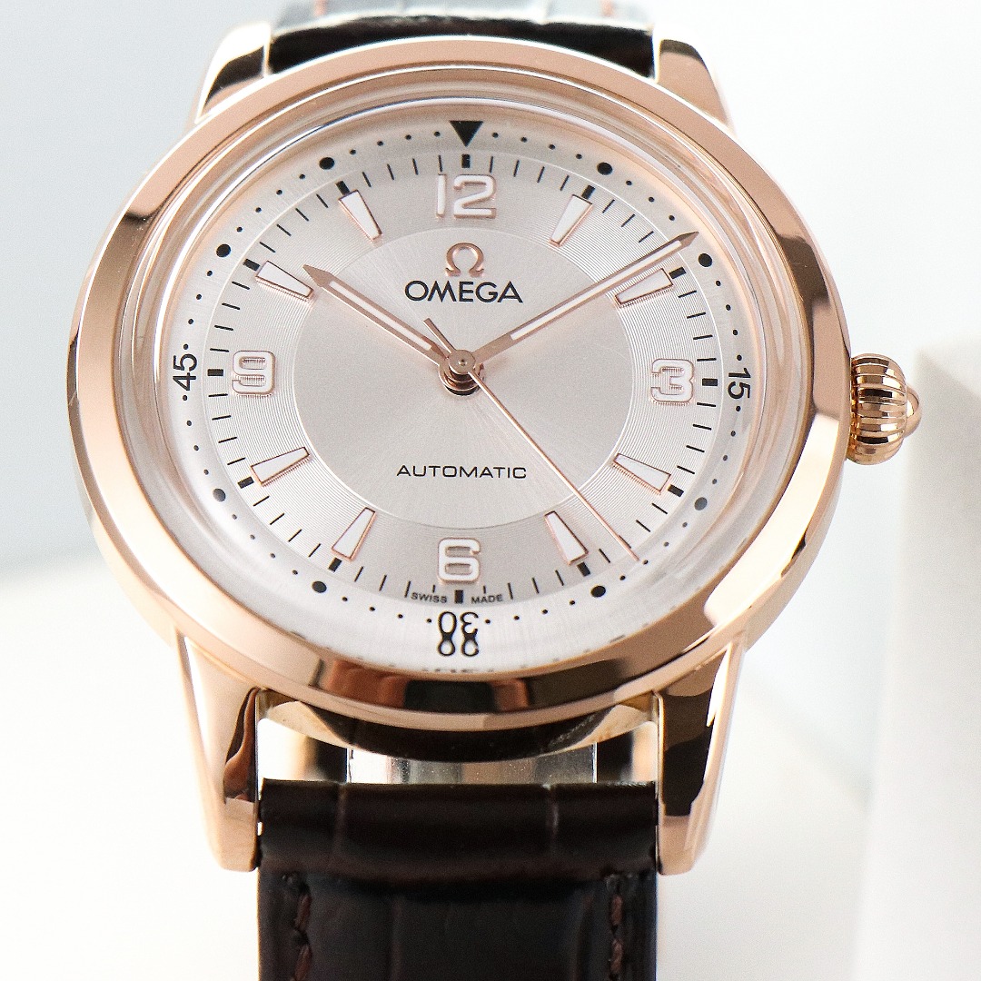Omega Seamaster Series Mechanical Watch 40mm Italian Imported Calfskin Black Leather(1:1 replica) - Top club