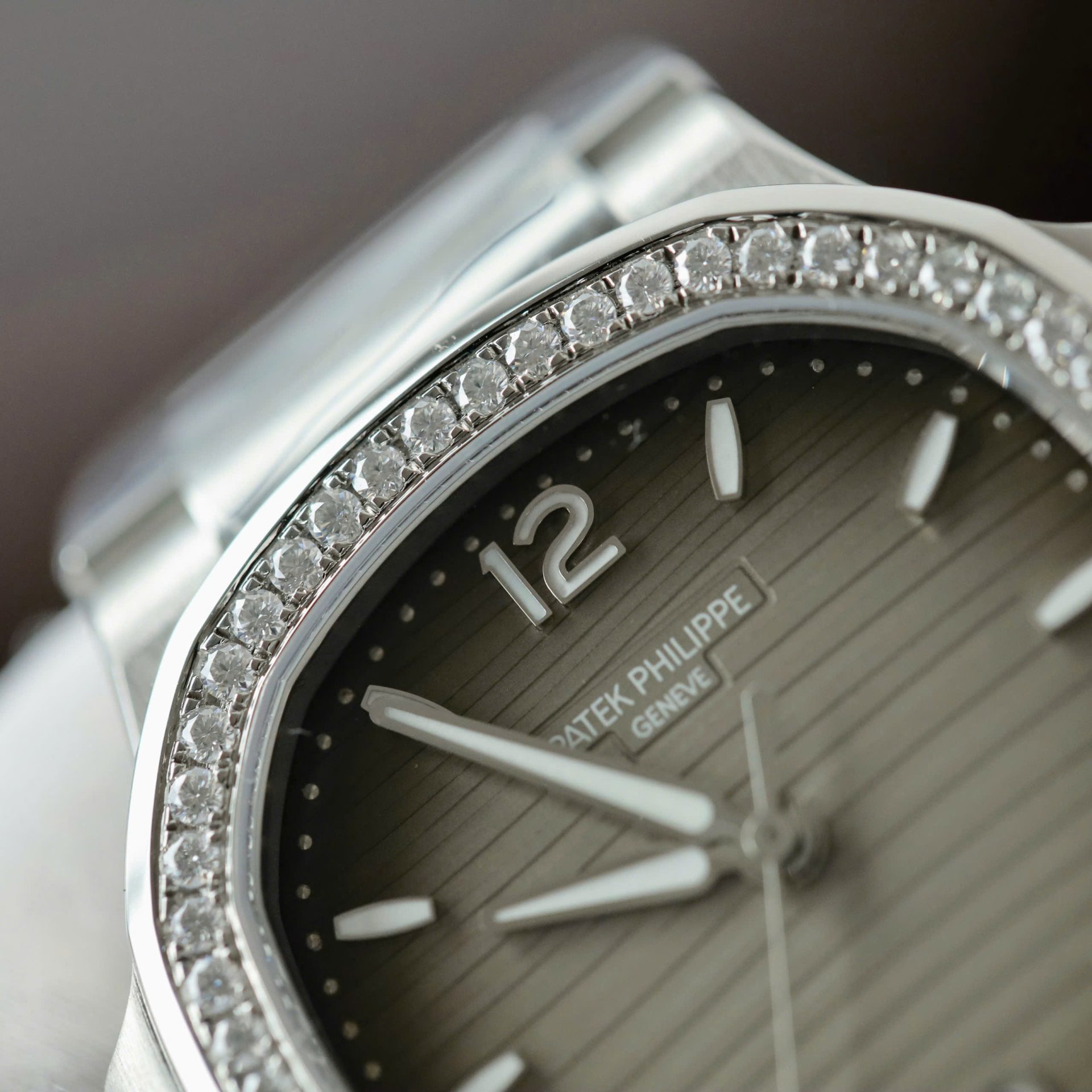Patek Philippe Nautilus 7118 Copies Watch Gray Dial Custom Diamonds Moissante 3K Factory 35.2mm - Top club
