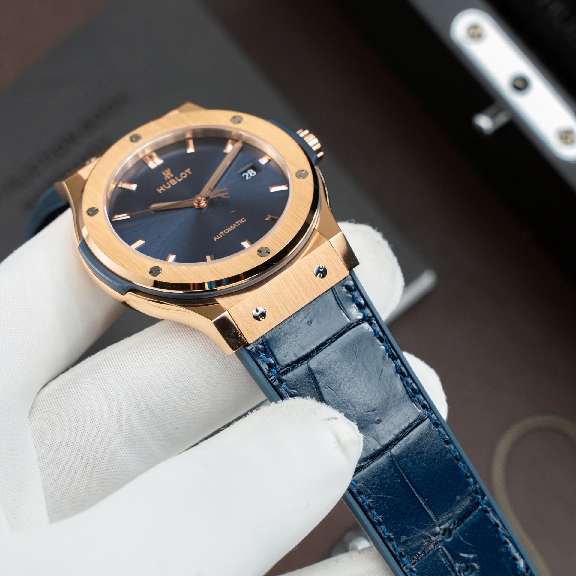 Hublot Classic Fusion King Gold Replica Watch Dial Blue Movement SW300 Crocodile Leather Strap 42mm - Top club
