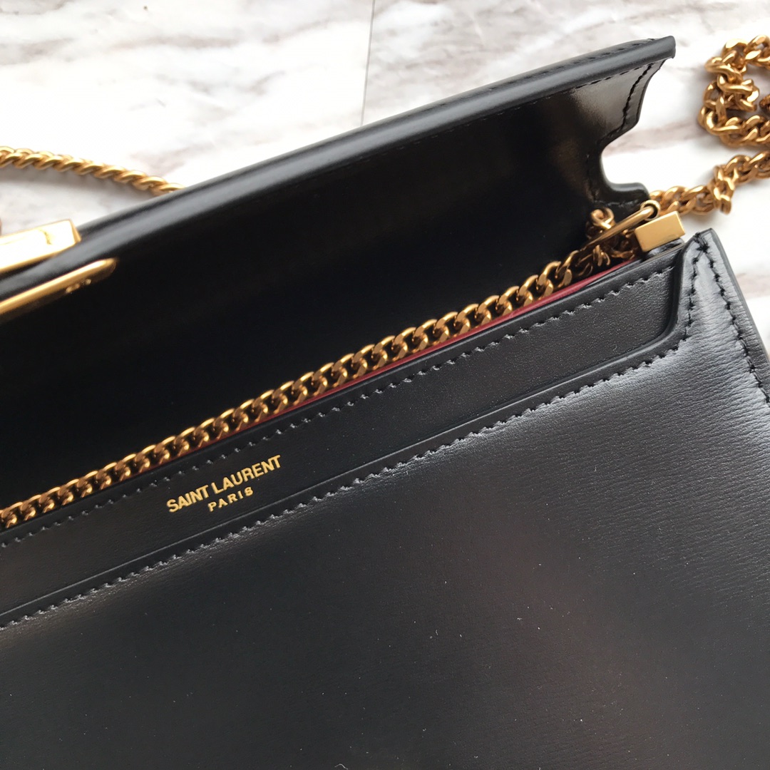 CASSANDRA MONOGRAM CLASP BAG IN OSTRICH1:1High-quality replica
