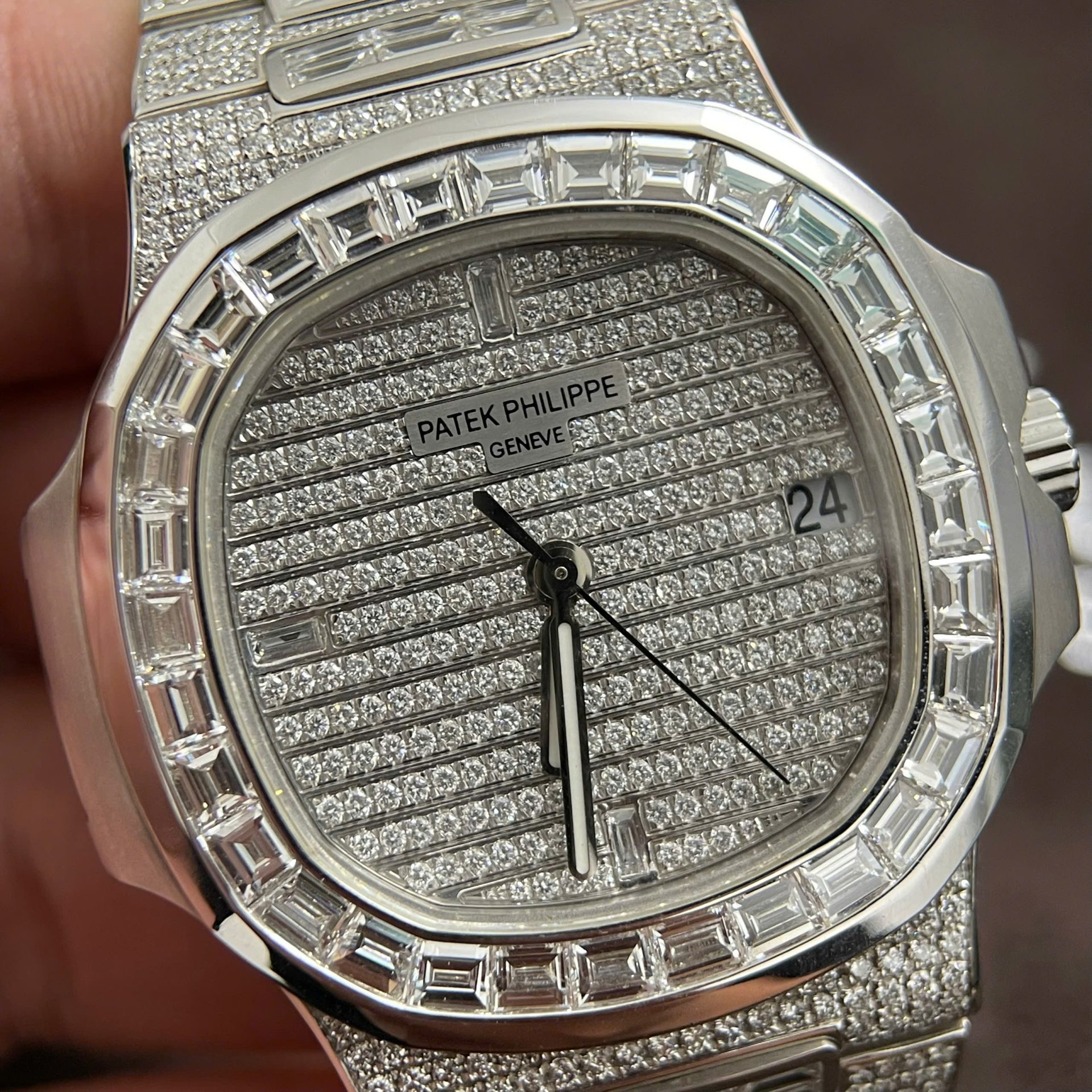 Patek Philippe Nautilus 5719 Replica Watches Custom 18K Solid White Gold + Diamonds 40mm - Top club