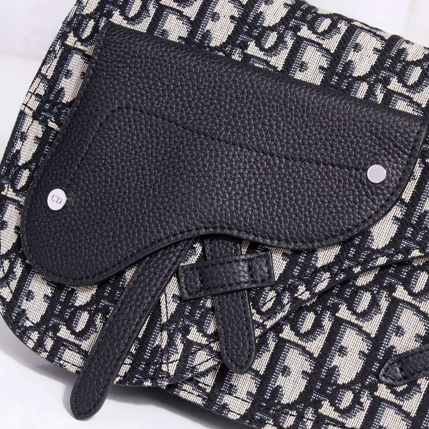The Saddle Pouch Dior Oblique Jacquard White/Black For Women‎ 9.5in/24cm CD1:1High-quality replica