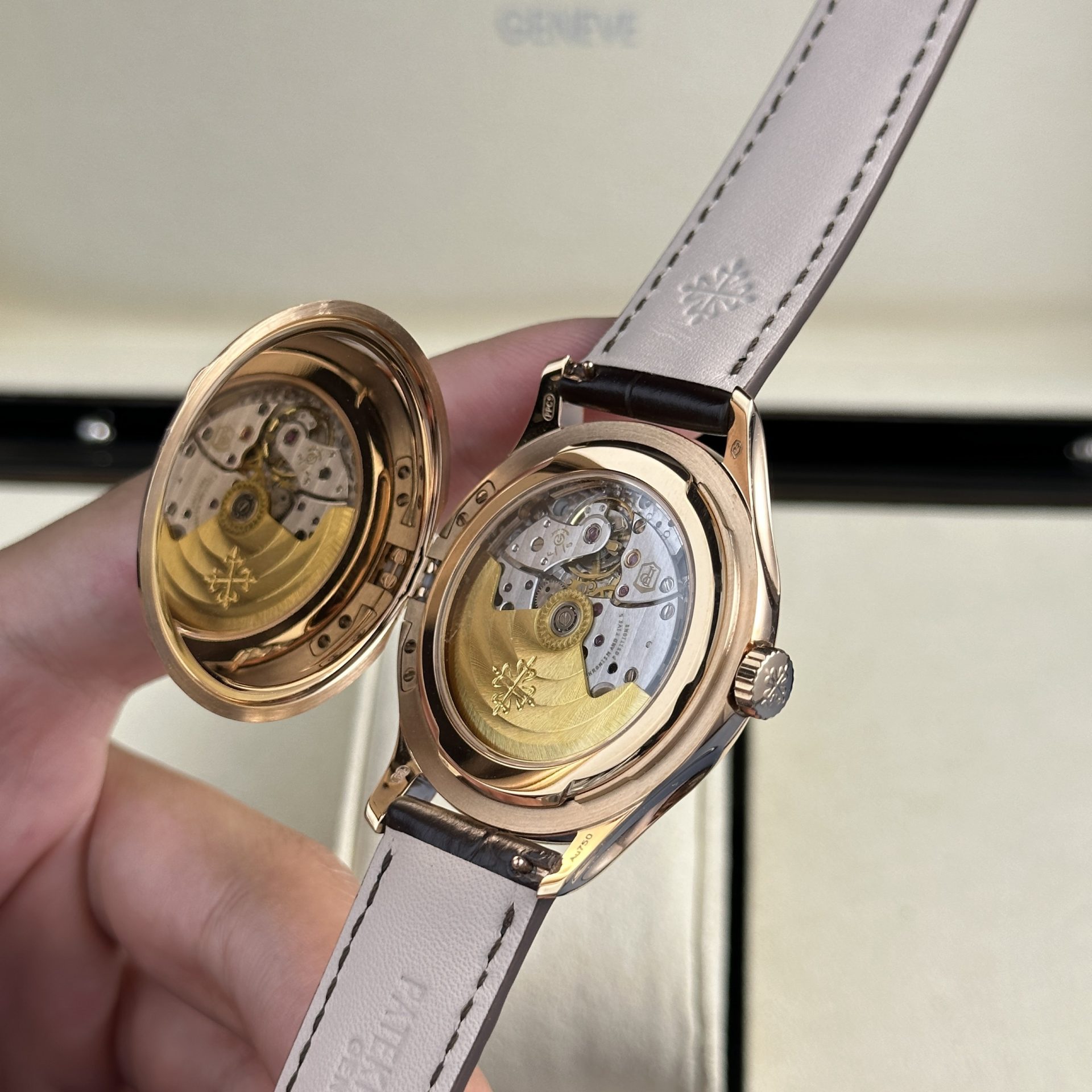 Patek Philippe Replica Watches Calatrava 5227R Leather Strap 3K Factory 39mm - Top club