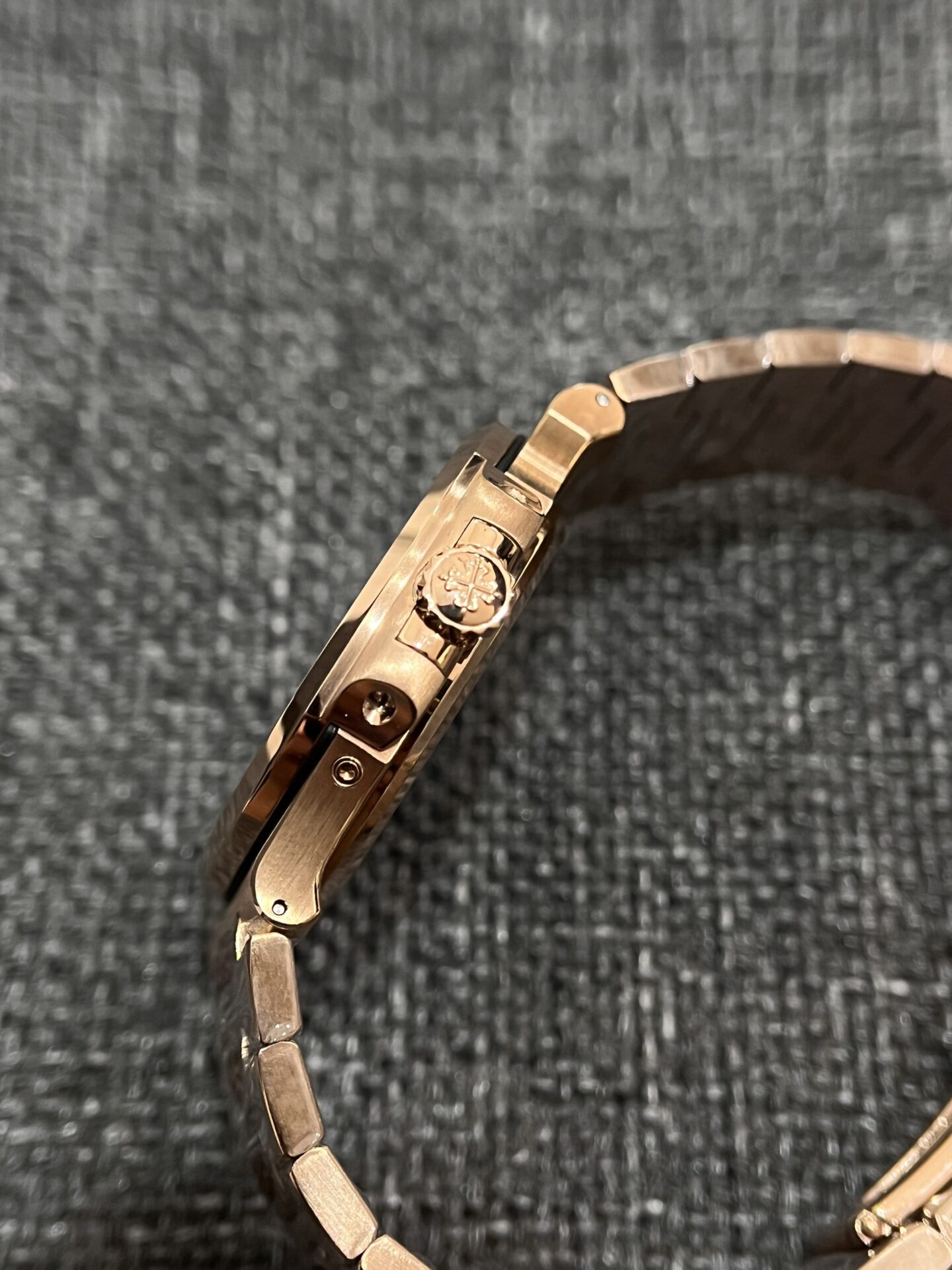 Patek Philippe Nautilus 5712R Replica Watch Rose Gold Chocolate Dial 40mm - Top club
