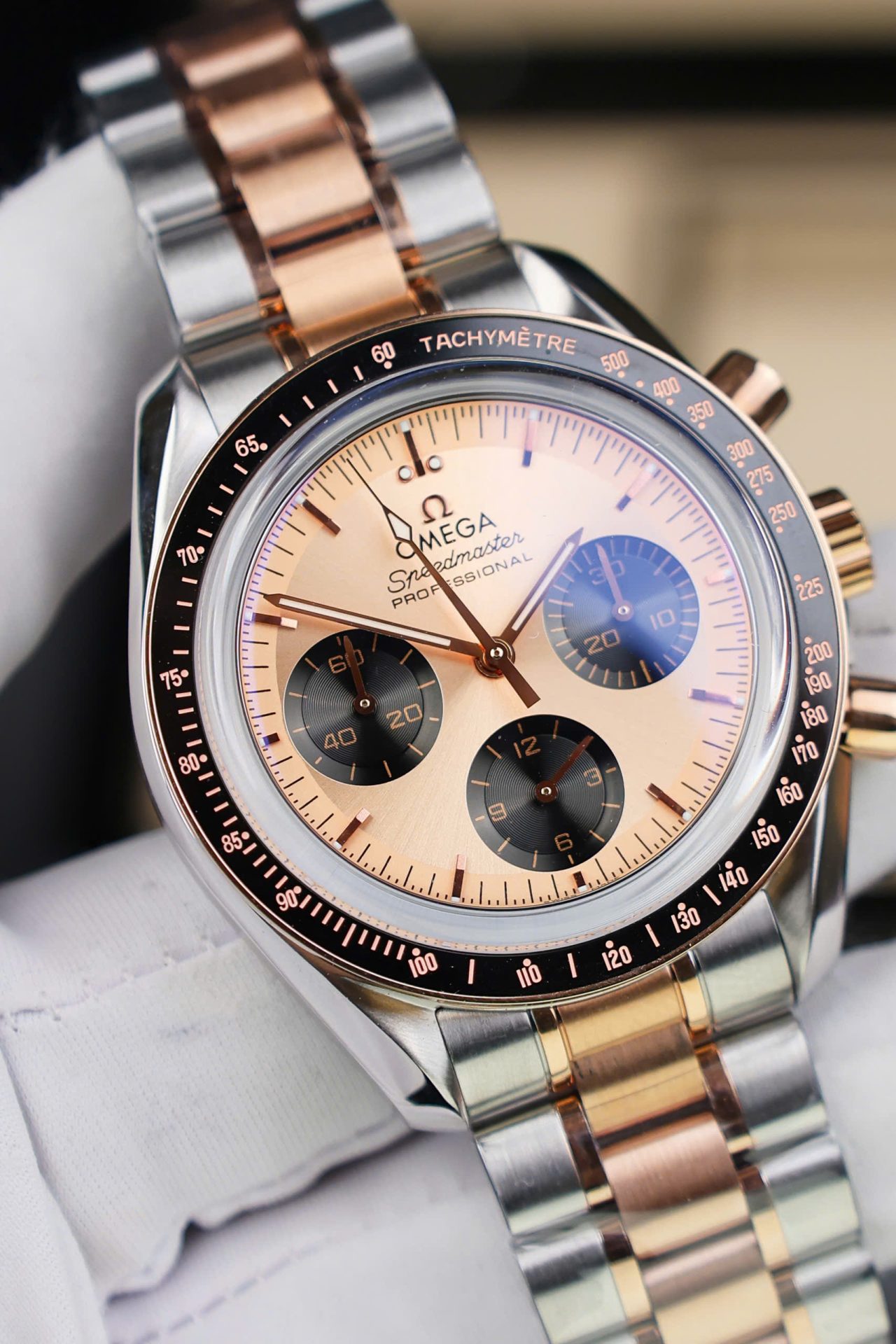 Omega SpeedMaster Fake Watch MoonWatch Demi Rose Gold 42mm - Top club