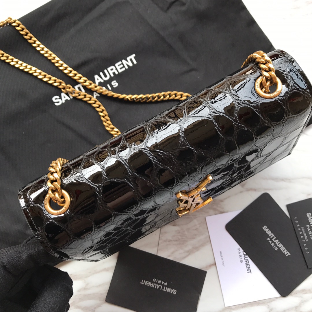 MONOGRAM CHAIN WALLET IN CROCODILE EMBOSSED SHINY LEATHER1:1High-quality replica