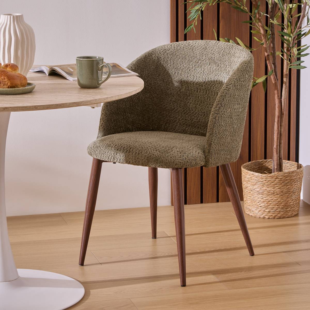 Chair "C&eacute;leste" Khaki green