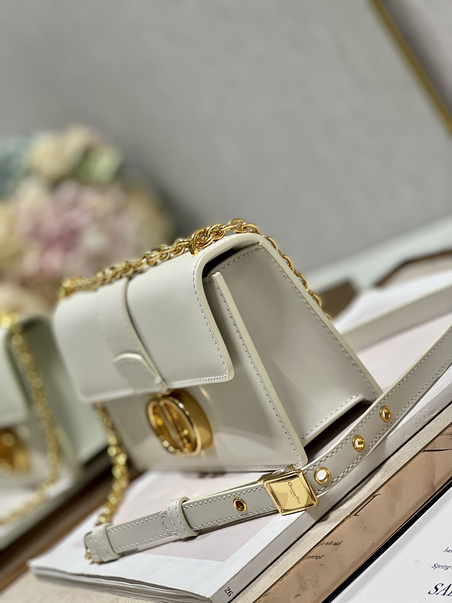 Dior Christian Dior 30 Montaigne East West Bag With Chain White For Women 8.5in/21.5cm M9334UHEL_M0301:1High-quality replica