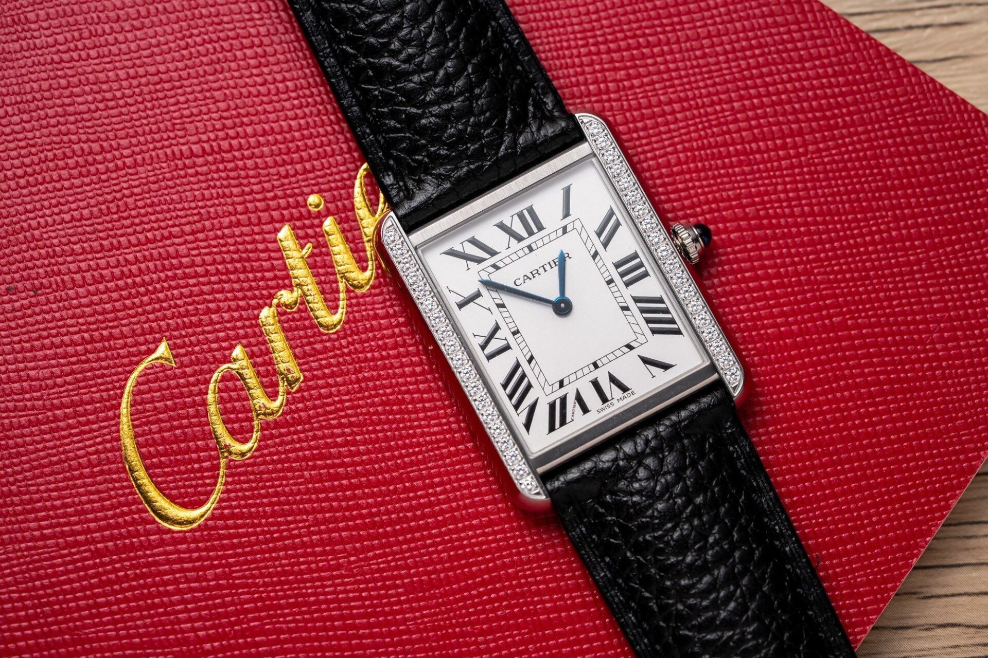 Cartier Fake Watch Tank Must W4TA0017 White Dial Leather Strap 33.7 25.5mm - Elite Watch Atelier