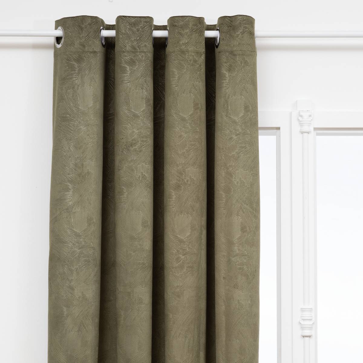 Velvet effect blackout curtain "Fujo" Khaki Green, 135x260 cm