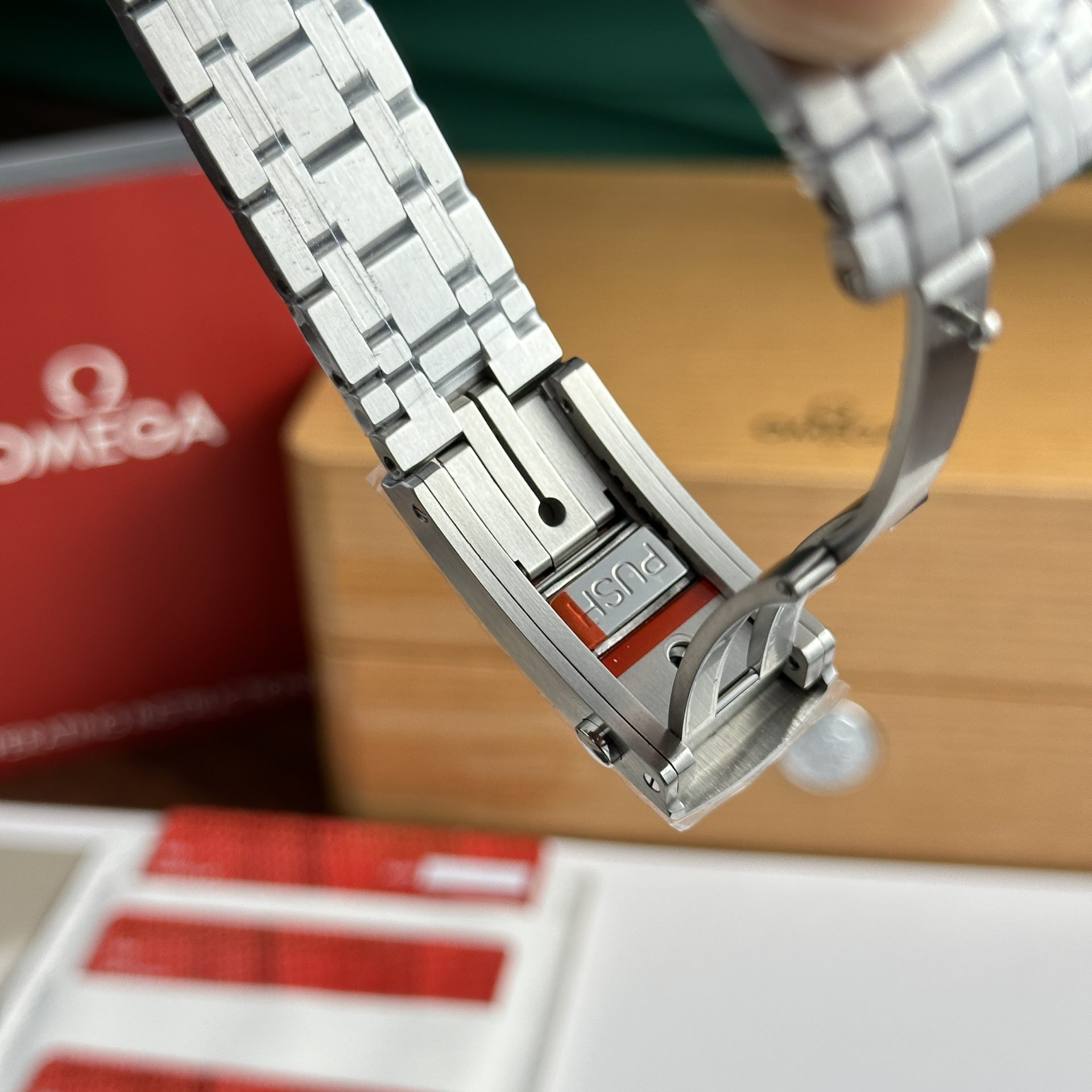 Omega Replica 1:1 Watch Seamaster James Bond 007  VS Factory 42mm - Top club