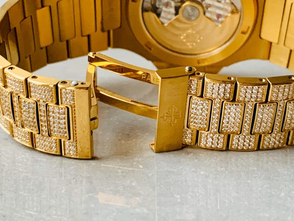 Replica PATEK PHILIPPE ICED Nautilus Jumbo 5711 YG TWF Full Paved Diamonds Dial Case and Bracelet A324 - Top club